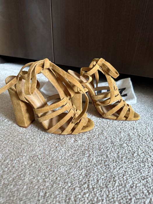 Sandale piele intoarsa masura 36