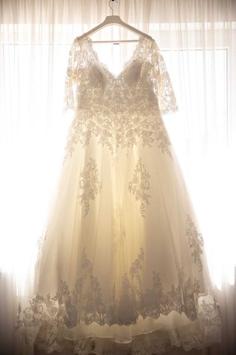 Rochie de mireasa tip A, cu trena si voal, marimea 48-50, Elite Mariaj