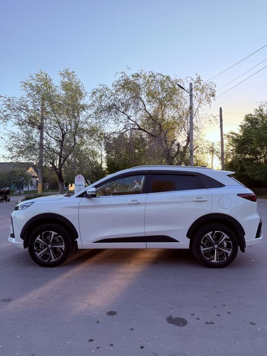Продам Jac JS6 2023 год