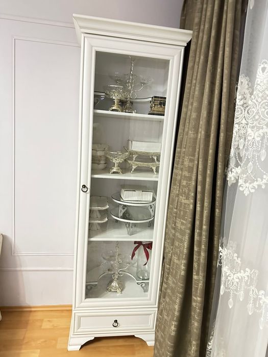 Ветрина для посуды/ декор