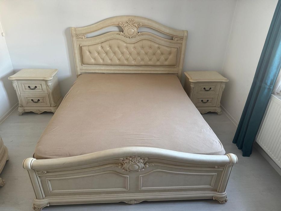 Mobilier de dormitor,lemn masiv