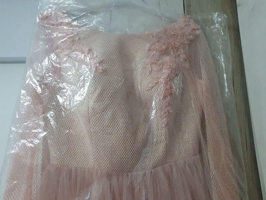 Vând rochie noua  eleganta