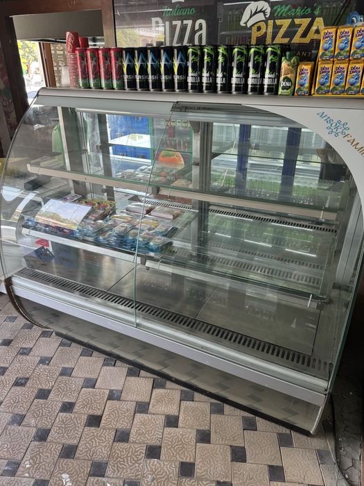 витрина холодильник