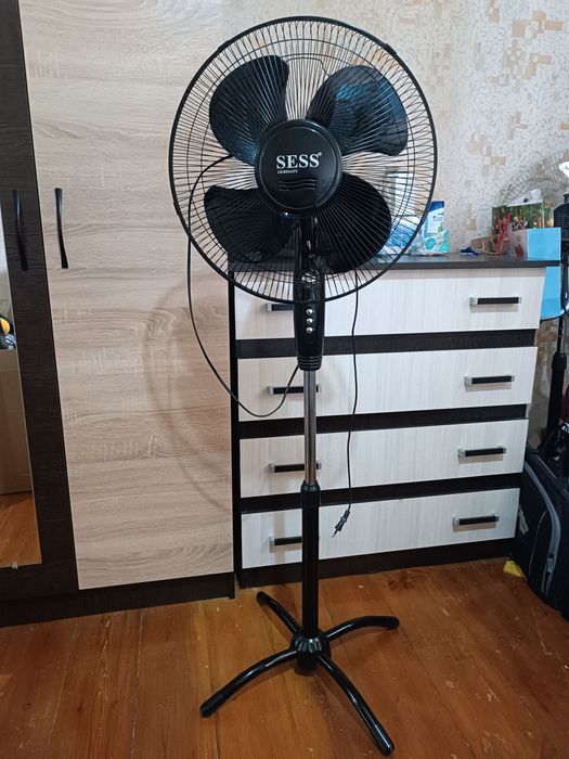 Напольный вентилятор