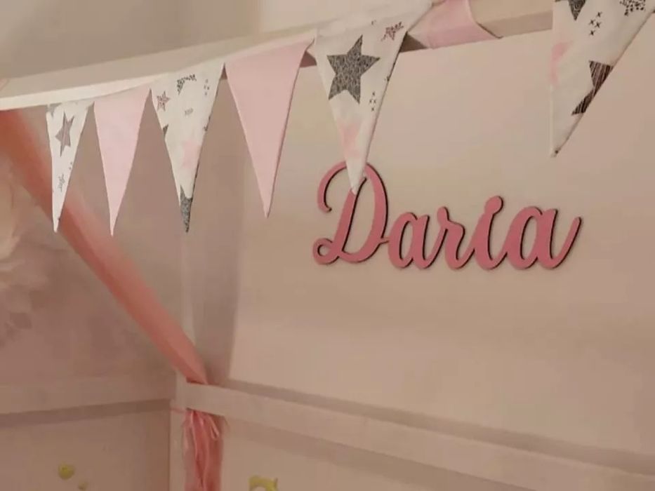 Nume personalizat din lemn