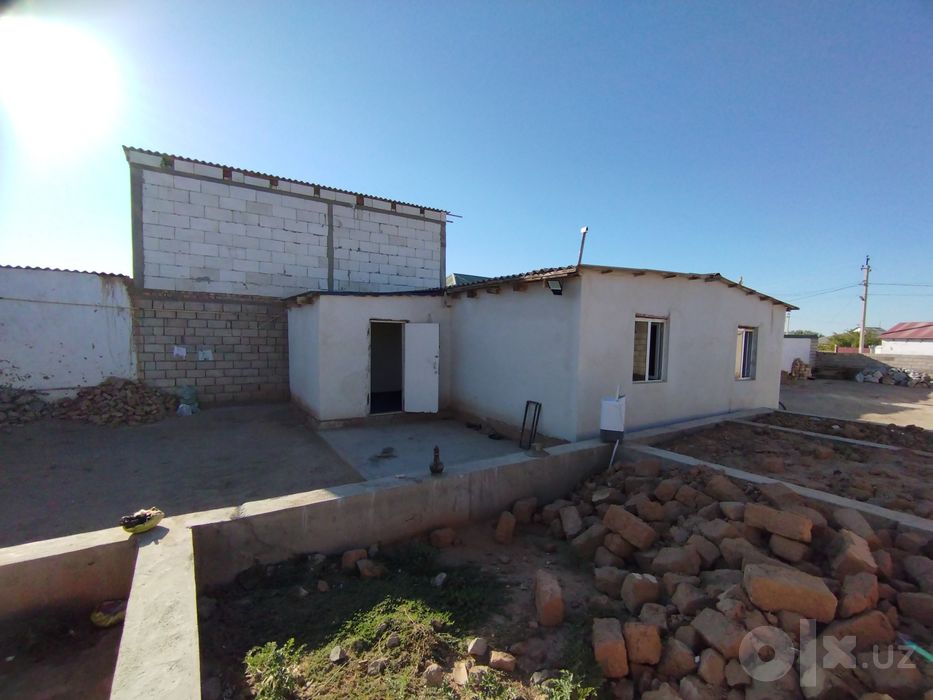 Yangi Zarafshon 2 kv 110 B uy sotiladi