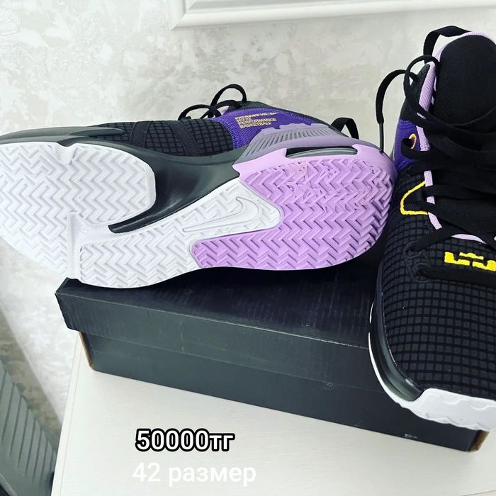 Кроссовки разные оригинал