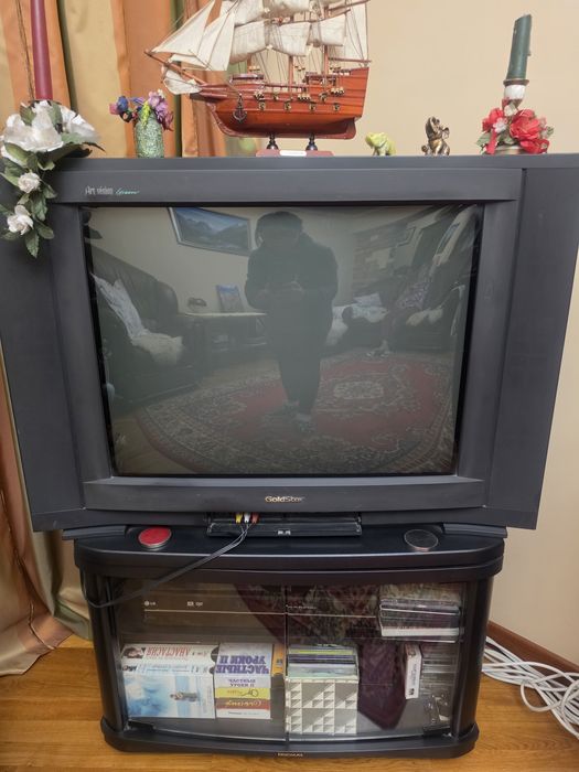 Телевизор "Goldstar "