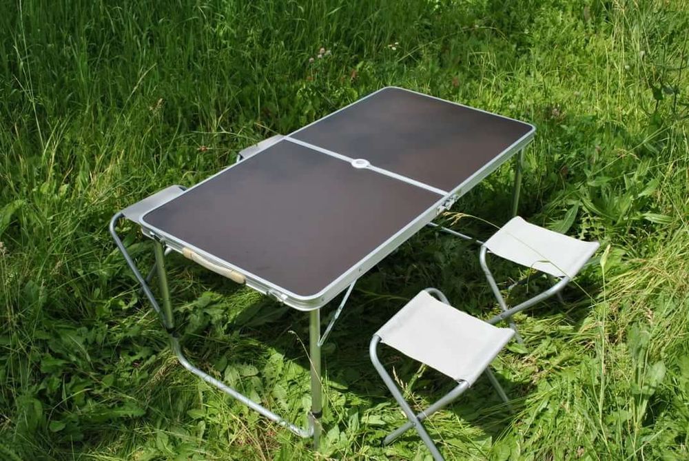 Столы  на 2 персоны Столы на 4 персоны Круглосуточно от 19000