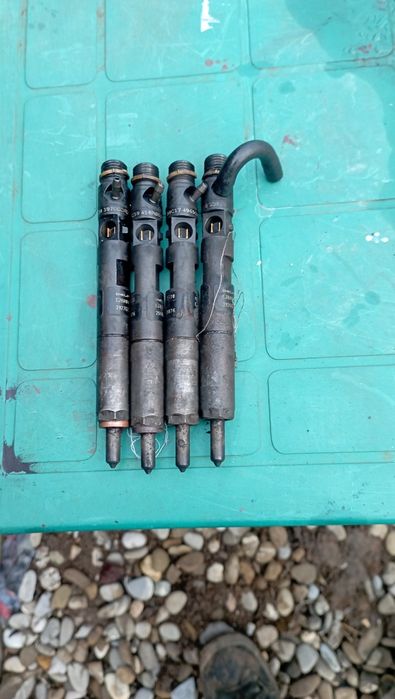 Injectoare Dacia Logan 1.5 Dci E3 Și E 4