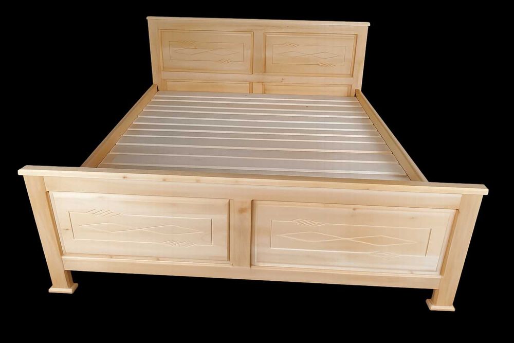 Mobilier la comanda din pal si lemn