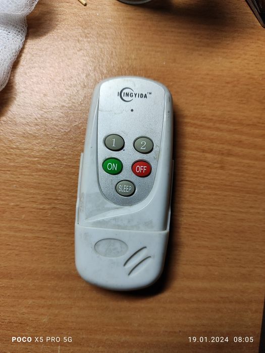 Продам включатель люстры