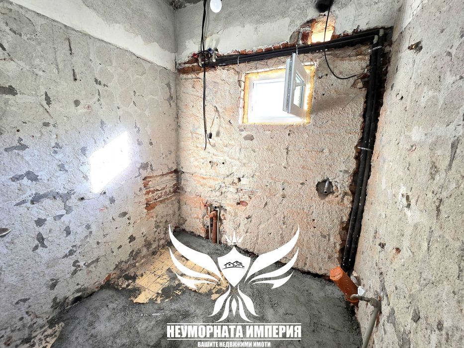 Продава се Тристаен апартамент в Асеновград - 90 кв.м за 1723 €/кв.м - Снимка #2