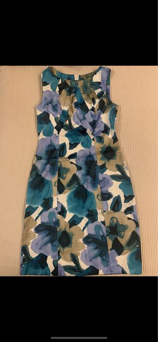 Женское пальто . Женские платья.