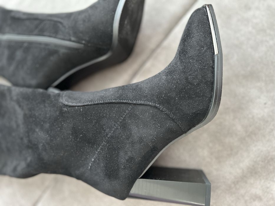 Дамски велурени ботуши