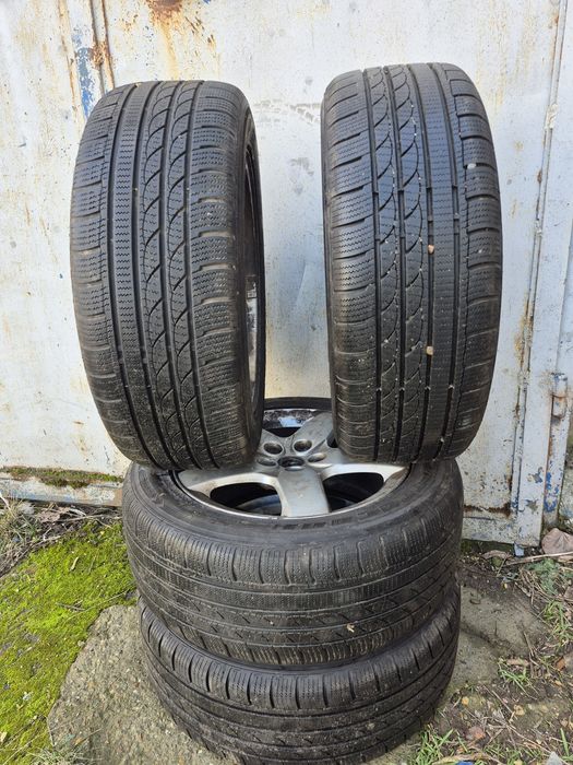 Vand 4 Anvelope iarna, 215/55/17,98w-Dot2724 in stare foarte buna