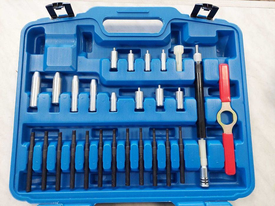 Комплект за демонтаж и монтаж на саморегулиращи се съединители