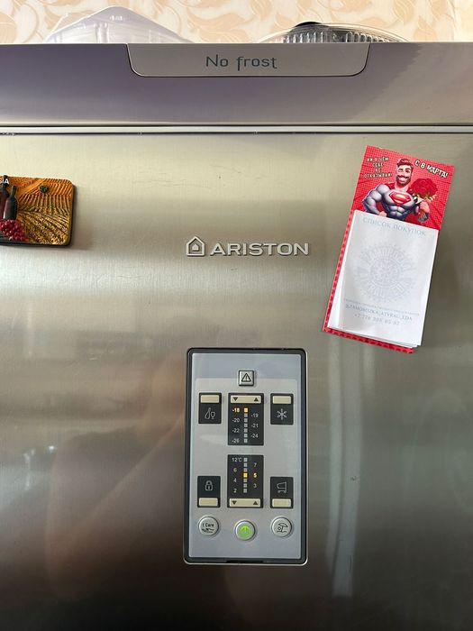 Холодильник Аристон
