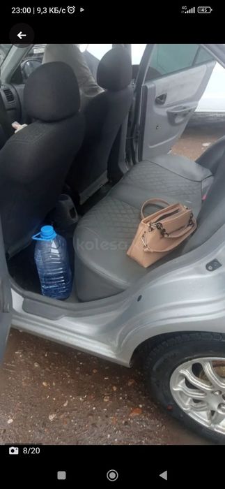 Hyundai accent 2005.