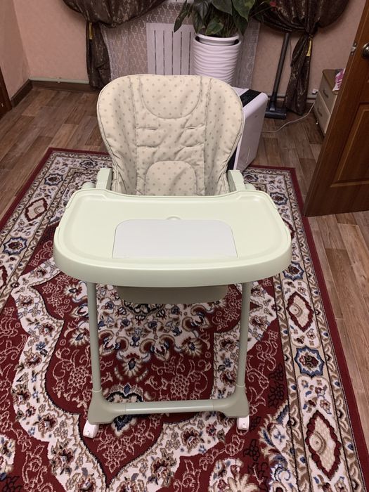 Стульчик для кормления Happy Baby