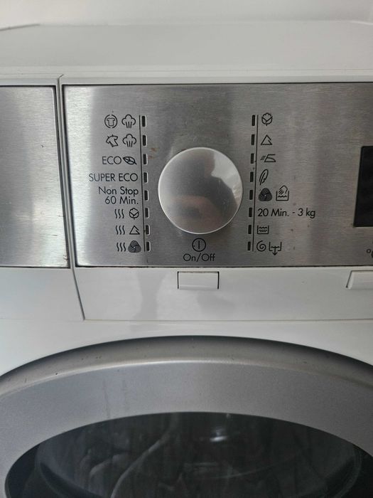 Пералня със сушилня AEG LAVAMAT L87695WD – 9 кг / 7 кг, 1600 оборота