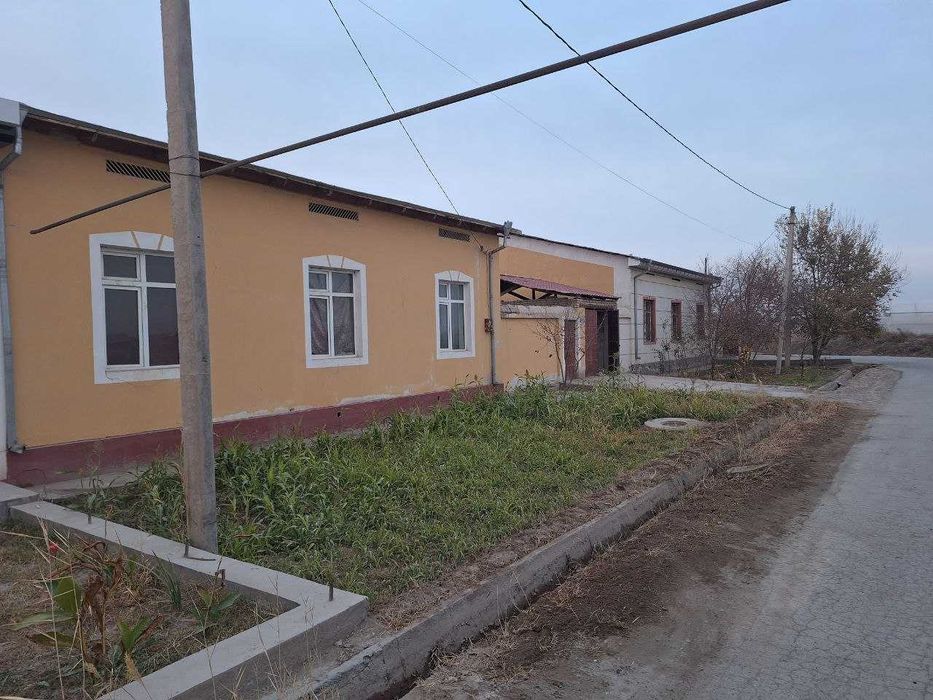 Пичокчи кишлогида 600 м.кв  Наъмунали уй сотилади