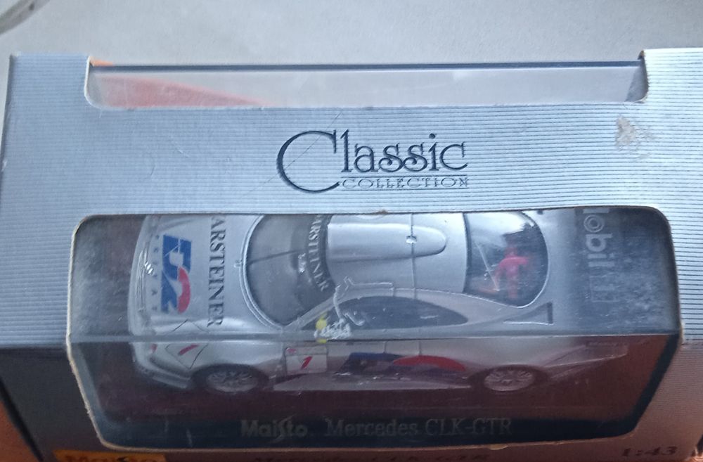 Продам модельку машины.