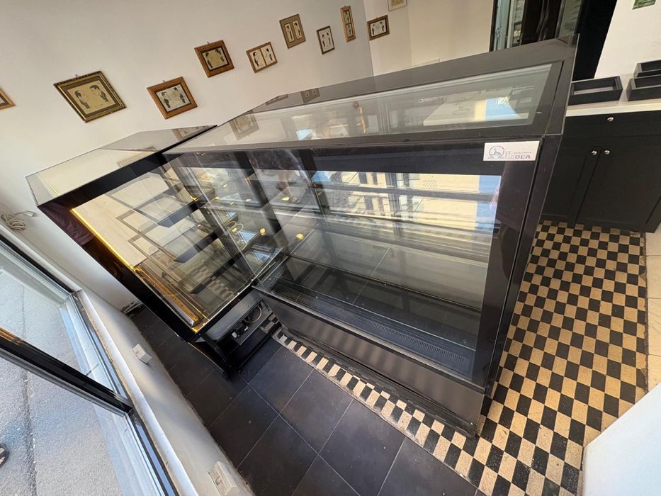 Vitrine cofetarie/patiserie