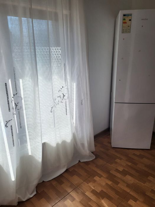 Vila cu două ap.de închiriat