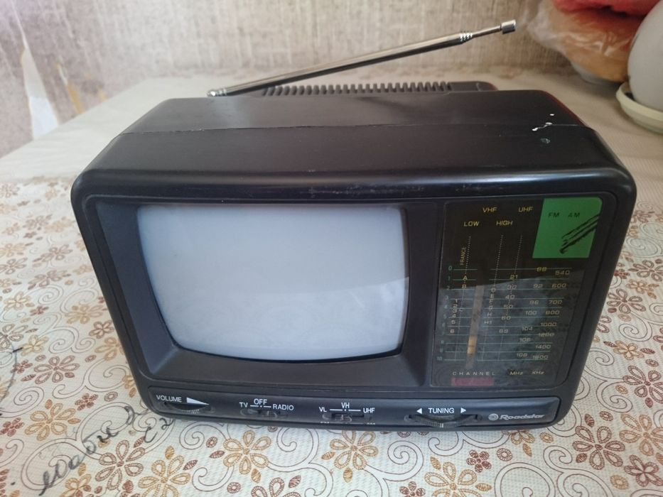 Телевизор. Roadstar 5" Ч.Белый.