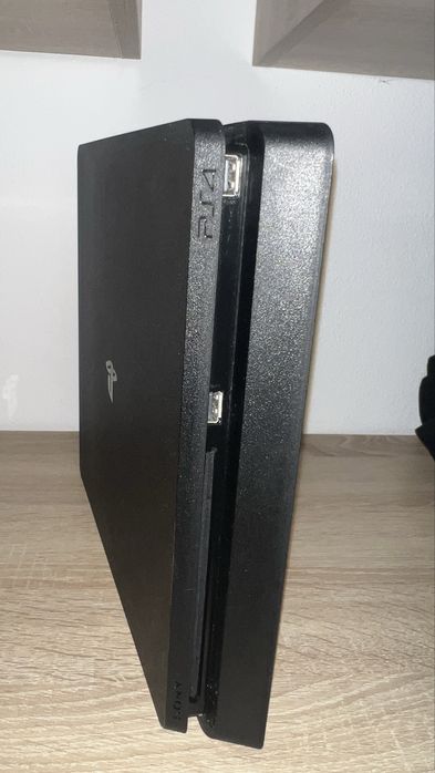 Pachet Consola PlayStation 4 Slim 500 Gb