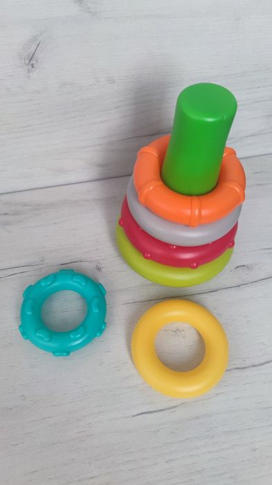 Turn de stivuire cu cercuri