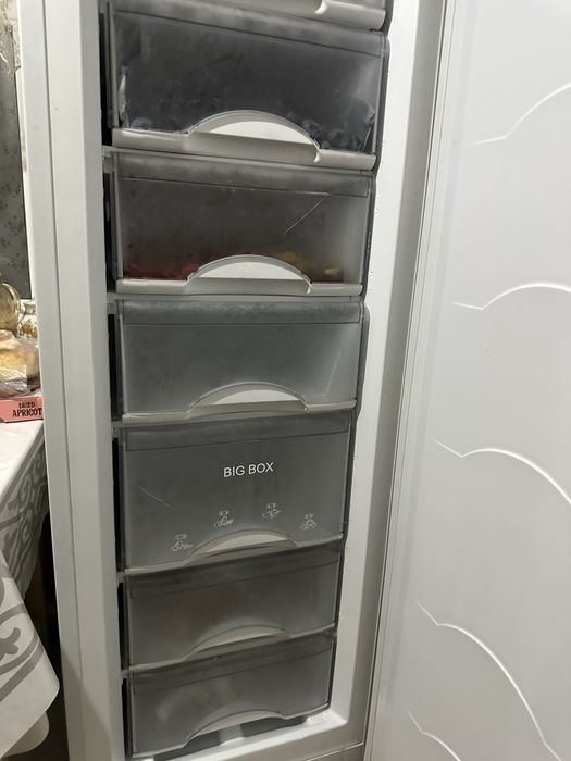 Продам морозильник