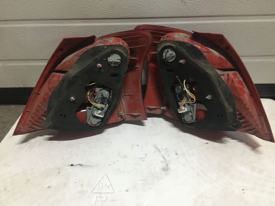 Stopuri/Triple Toyota Yaris P9. 2005-2009. Volan stinga.