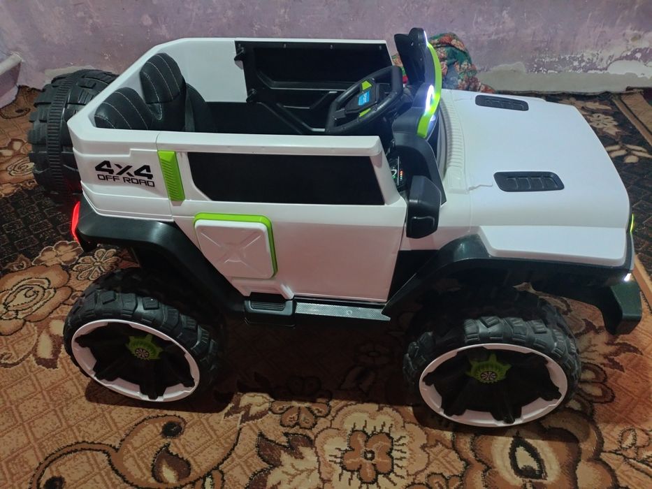 Продам детский автомобиль