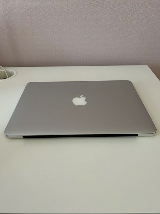 MacBook Pro (13" 256GB SSD 8GB Ram Mid 2014)