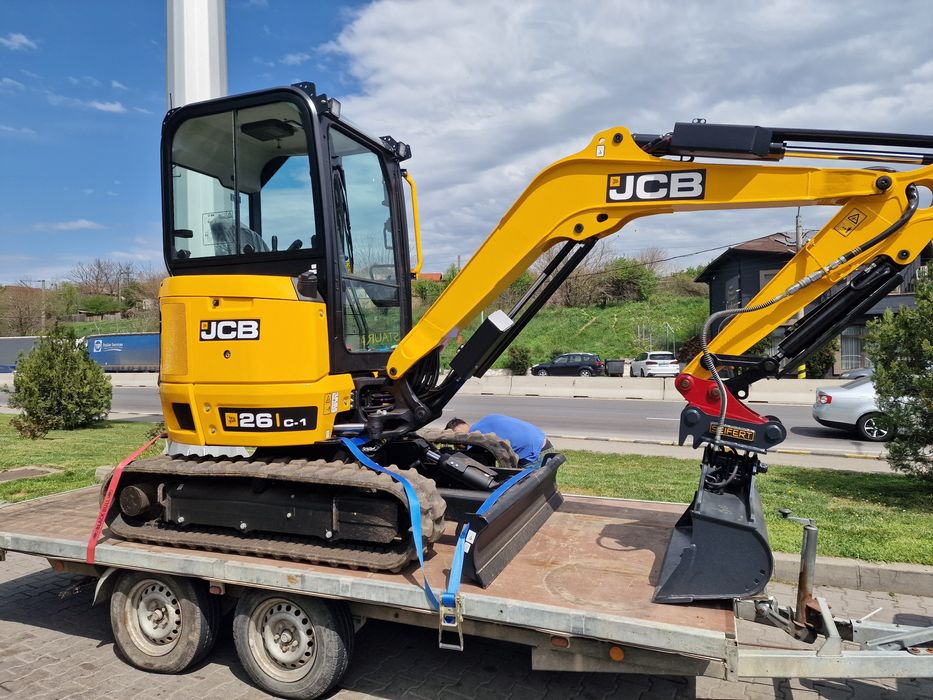 Inchiriez buldoexcavator și miniexcavator