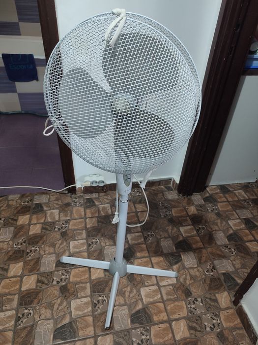 Vand ventilator mare , puternic 40 lei