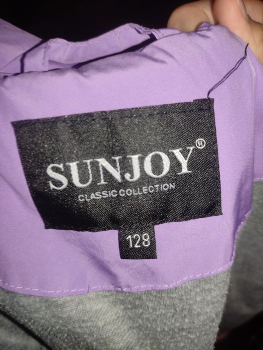 Продам куртку на девочку