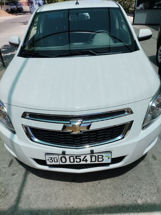 Автомобиль шевроле кобальт