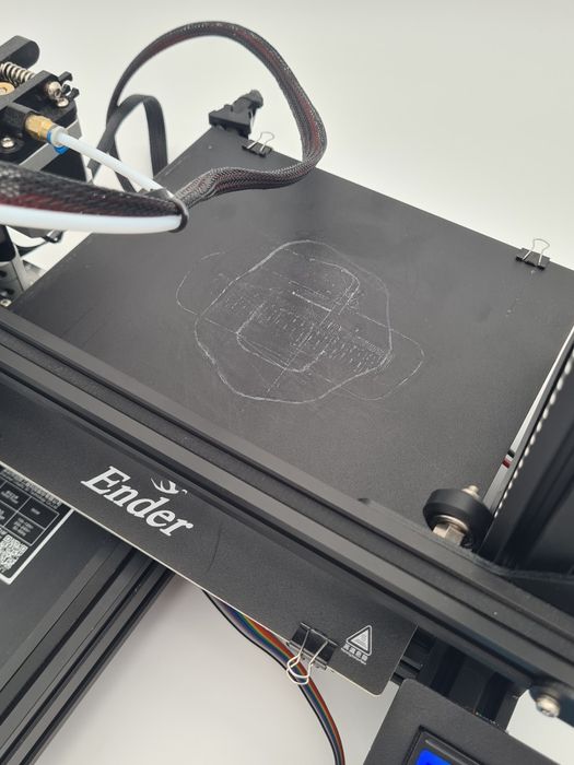 Imprimantă 3D Creality Ender 3 + 1 kg filament PLA – aproape nouă