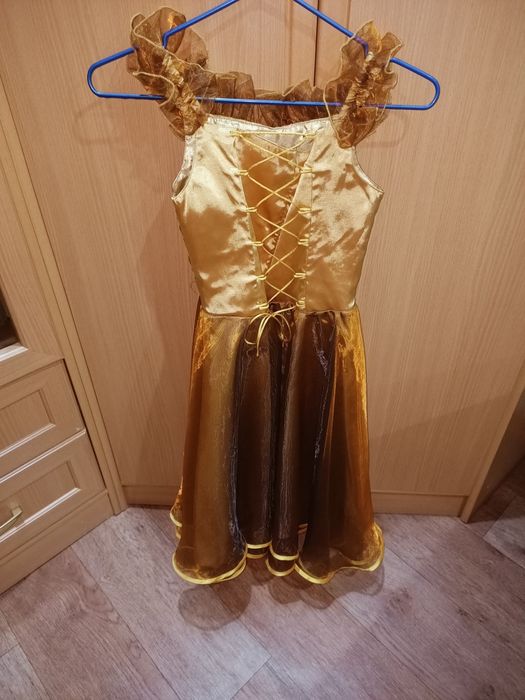 Нарядное платье на девочку 8-10 лет