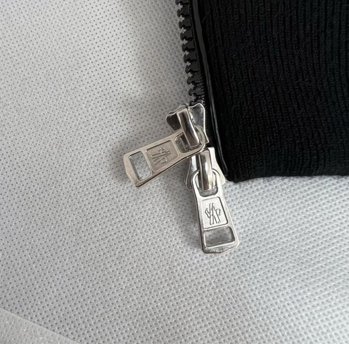 Куртка Moncler.