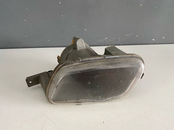 Proiector lampa ceata stanga fata VOLVO V70 2004-2007 8693347