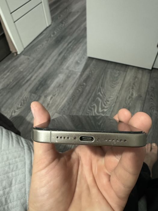 Продам iphone 15 pro max 256