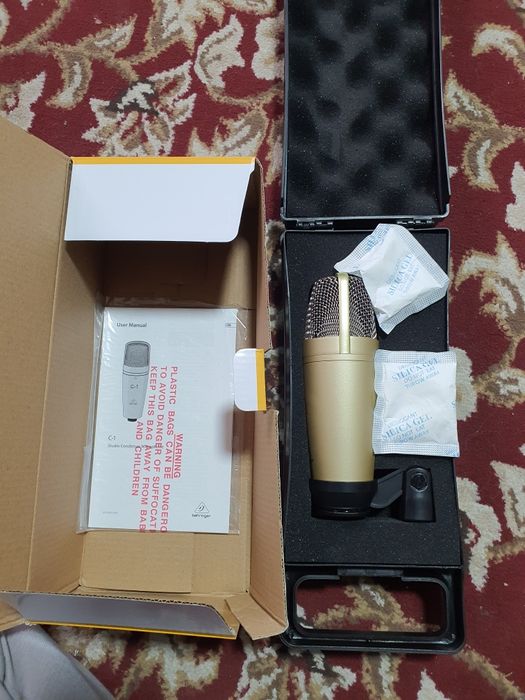 Mikrafon studiyeniy C~1 behringer