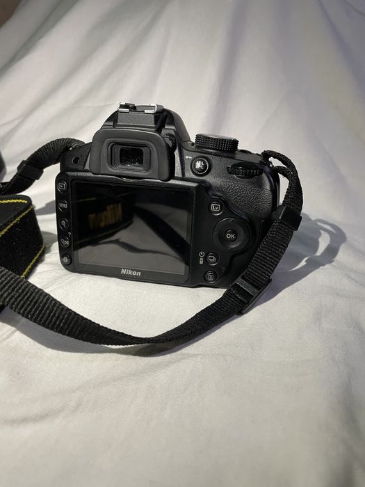 Kit aparat foto DSLR Nikon D3200 + obiective + blitz