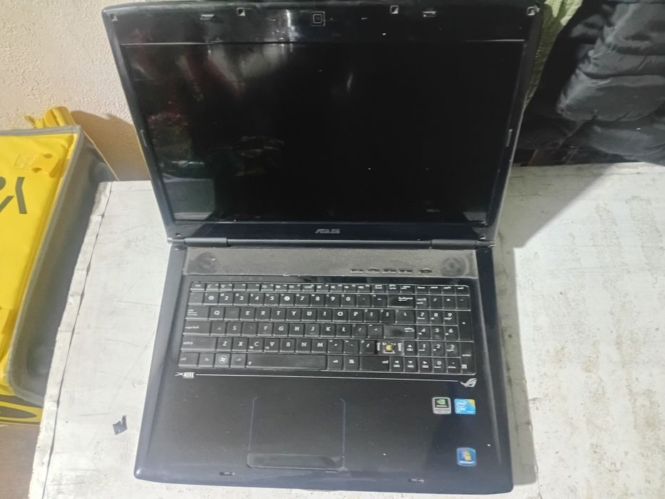 Ноутбук компьютер асус