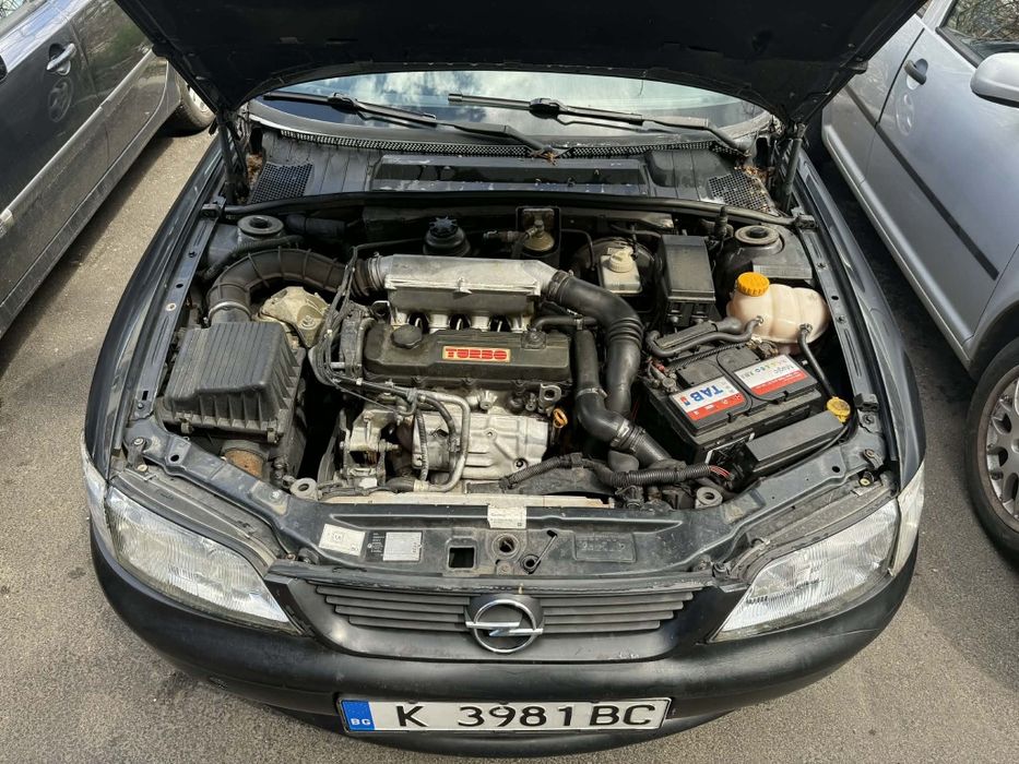 Продавам Опел Вектра Б 1996г.