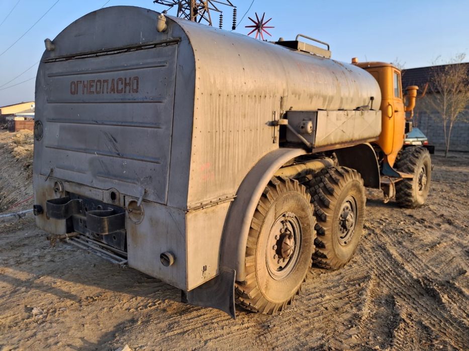 Продается Урал бензовоз